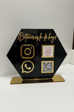 Stand de redes en acrilico negro 3 mm con acrilico dorado espejo -20 cm x 20 cm (A17249)