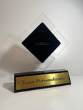 Trofeo en acrílico transparente con acrílico negro y graboplac dorado -25 cm x 30cm (C75288)