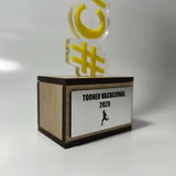 Trofeo en acrílico y MDF 3mm -6 cm x 20cm (C