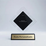 Trofeo en acrílico transparente con acrílico negro y graboplac dorado -25 cm x 30cm (C75288)