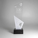 Trofeo en acrílico negro y acrílico transparente - 7cm x 22cm (C76512)