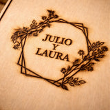 Caja en MDF con tapa deslizable con grabado laser -32 cm x 32 cm x 7 cm (A15542)