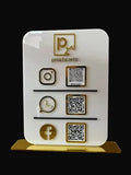 Stand de redes en acrilico blanco 3 mm con acrilico dorado espejo - 20 cm x 27 cm (C70250)
