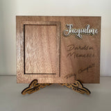 Porta retrato en triplay con nombre y  grabado laser - 25 cm x 20 cm (A15519)