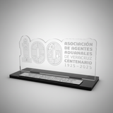 Reconocimiento en acrilico transparente de 6mm, con base en acrilico negro de 3mm -27 cm x 13 cm (C72998)